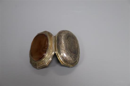 An 18th century gilt white metal and banded agate set snuff box, unmarked, 64mm.